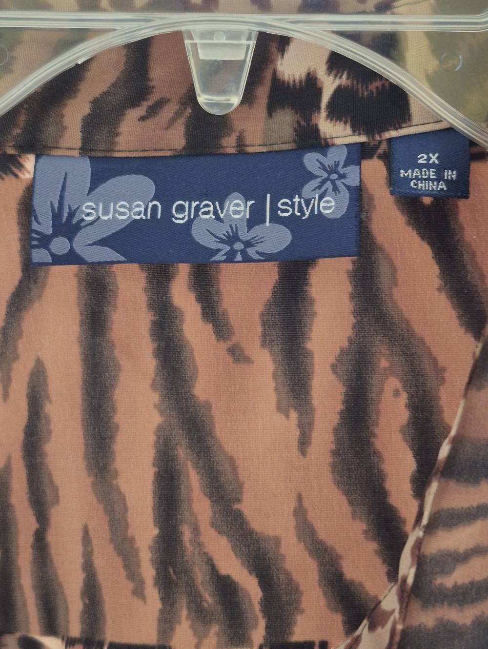 2XL Susan Graver Style Animal/ Africa Print Blouse - Picture 2 of 7